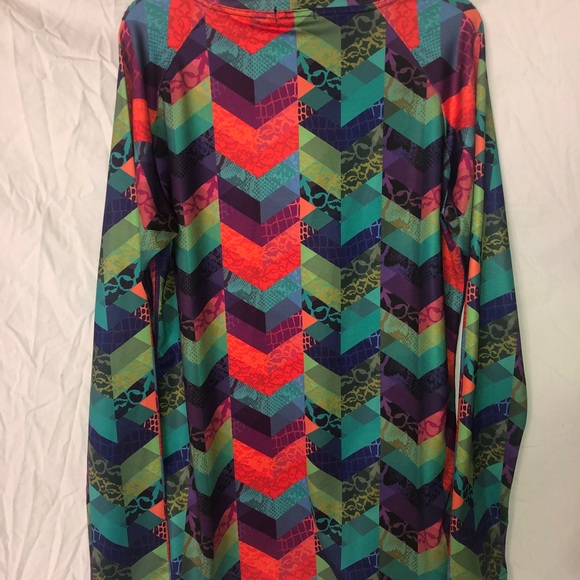 Neve Geometric Turtleneck polyester/spandex - Picture 2 of 4